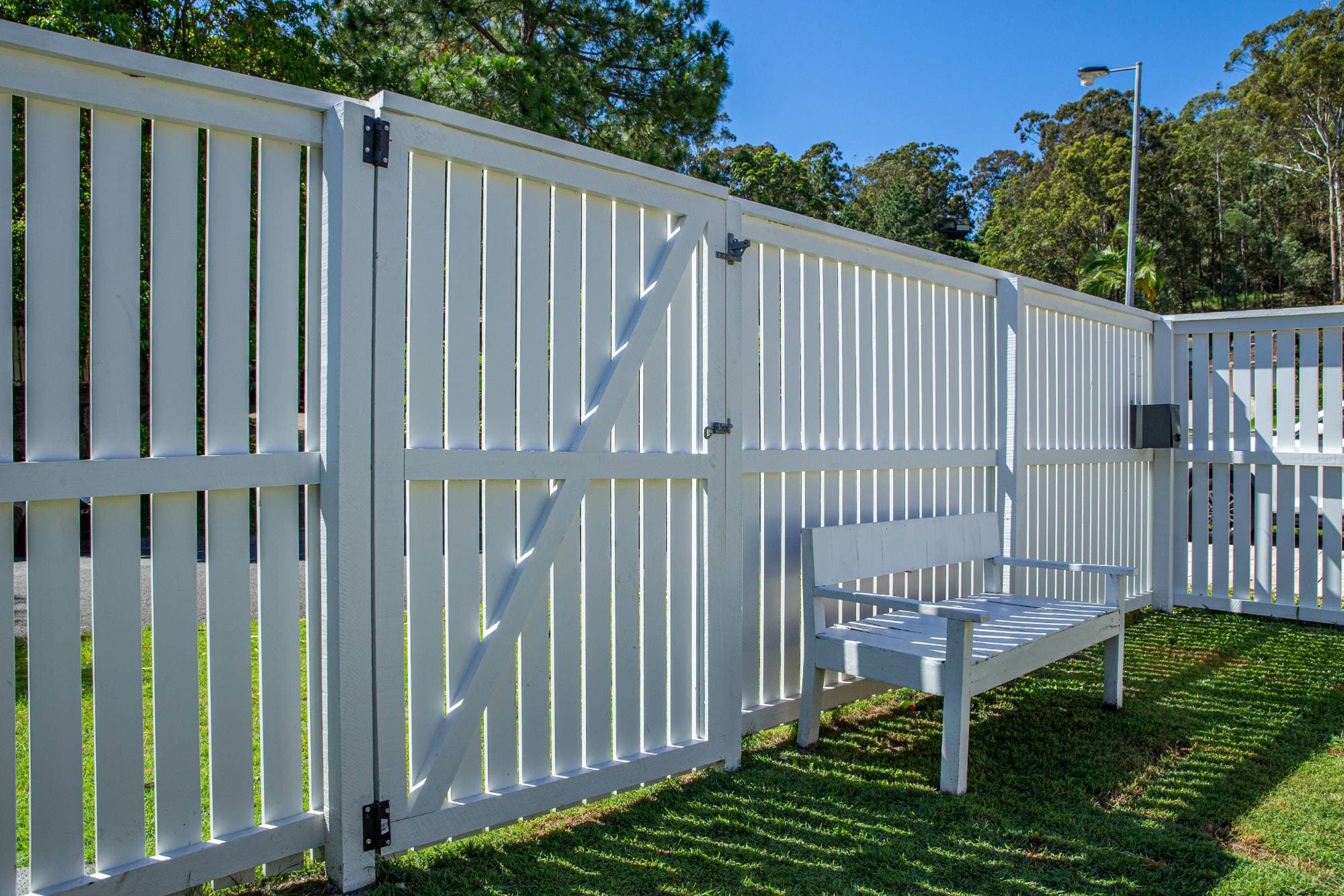 Timber side gate hung straight